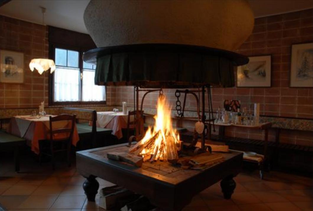 Hotel La Rosa Tolmezzo Εξωτερικό φωτογραφία